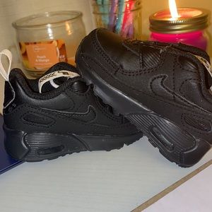 Baby boy has grown out of these baby Nike Air Max.